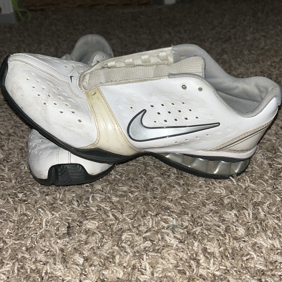 Nike running shoes - Picture 2 of 3